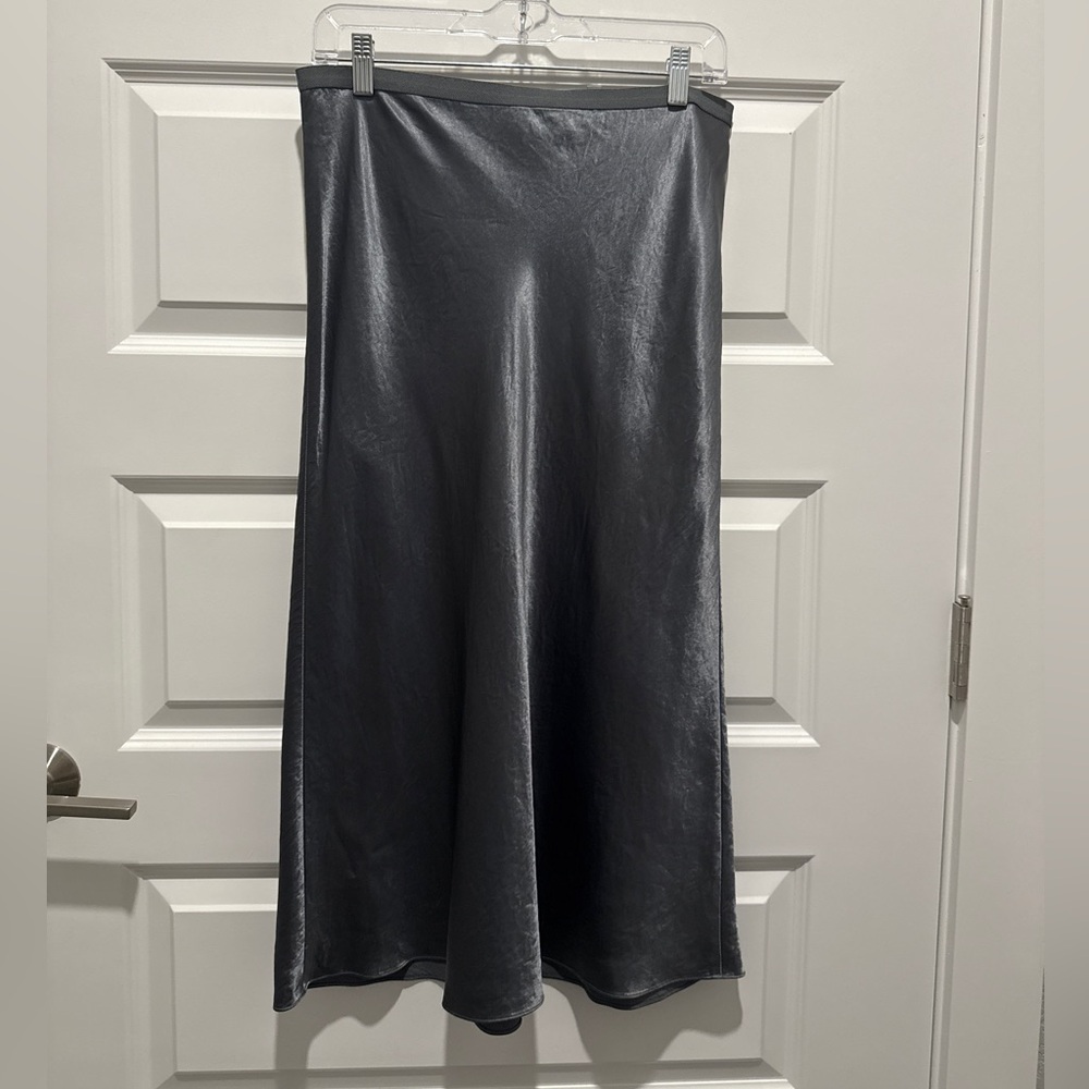 Vince satin skirt, size small, “pine” color, elasticized waist band.